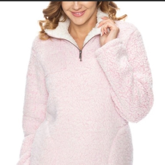 SALE!🔥🔥Pink Fuzzy Pull over - Picture 1 of 3